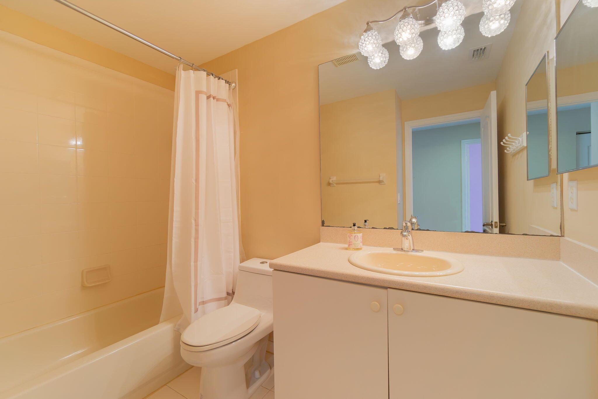 SEMINOLE ESTATES & TOWNHO - Residential Lease