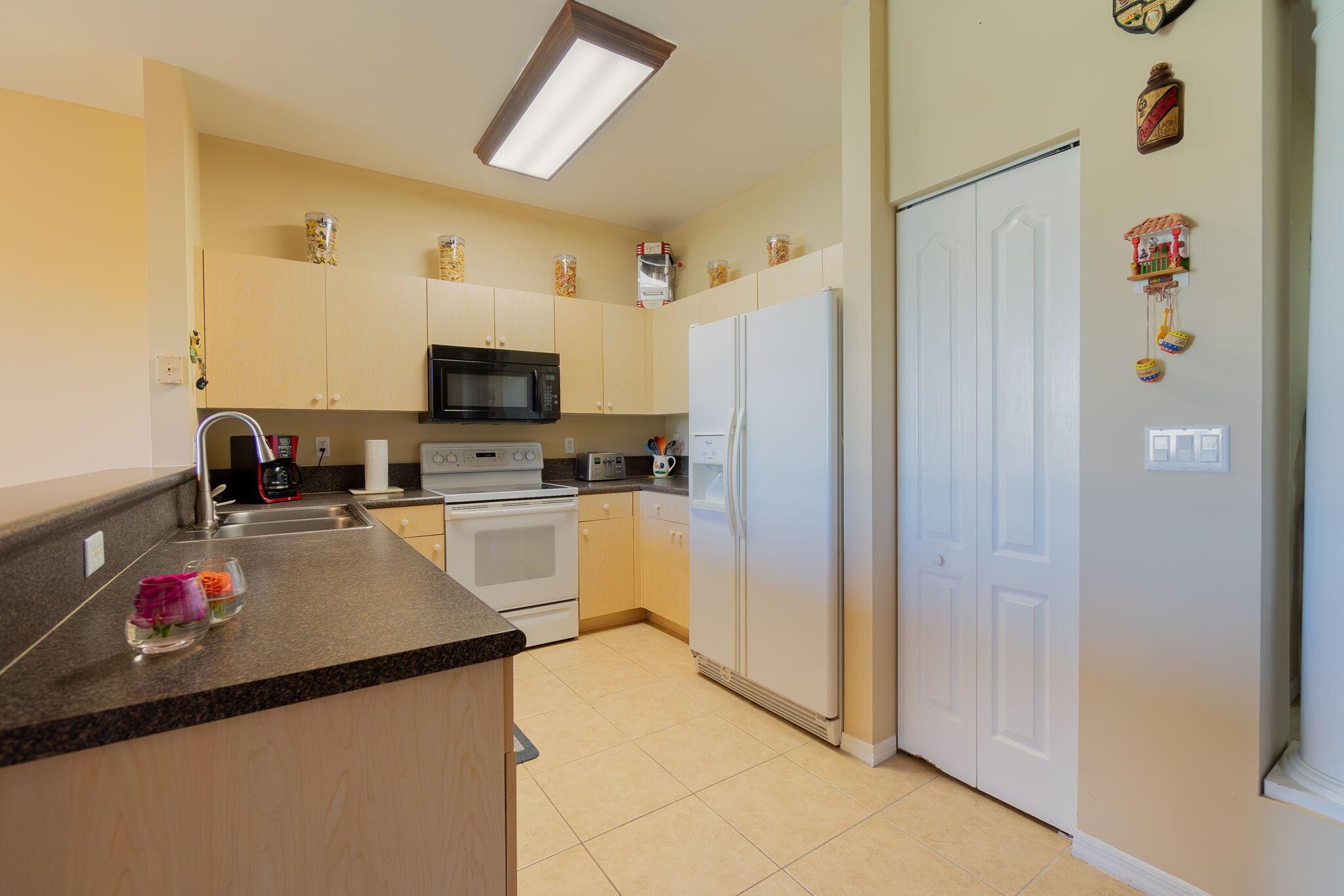 SEMINOLE ESTATES & TOWNHO - Residential Lease