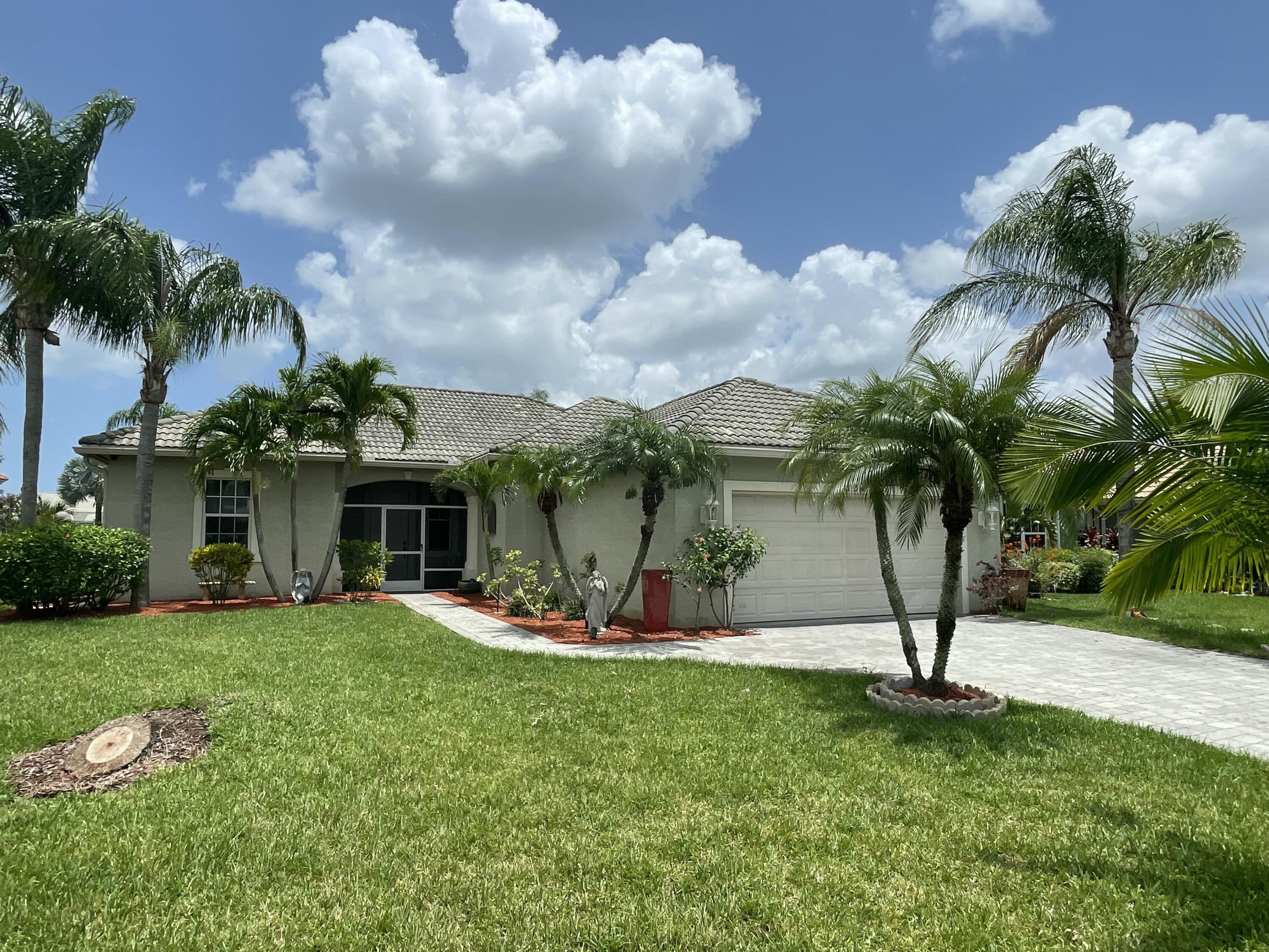 334 NW Sheffield Circle