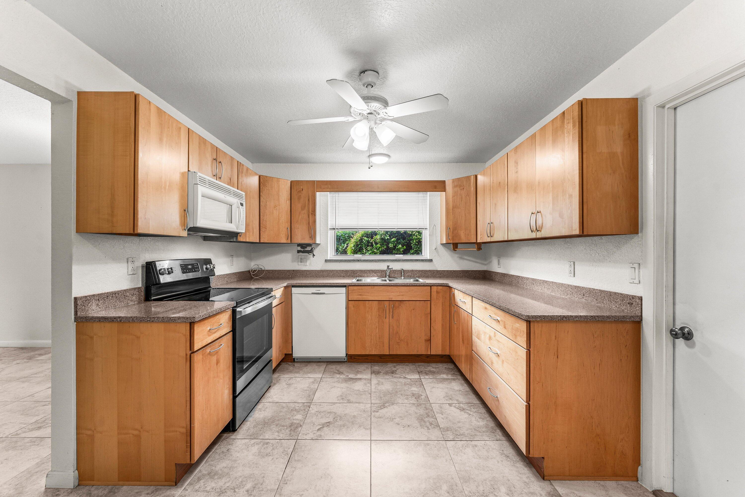 ORANGE TREE HOMES - Residential