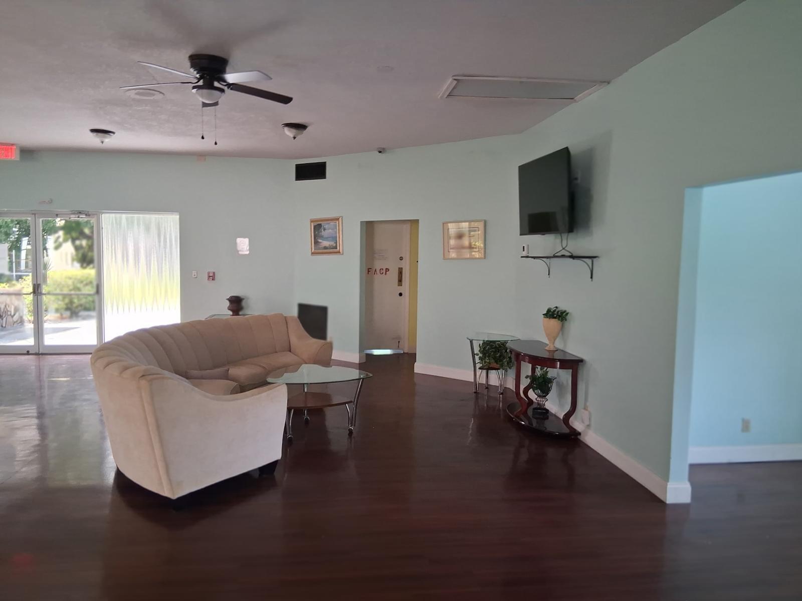 VILLAGE GREEN 4 CONDO - Residential