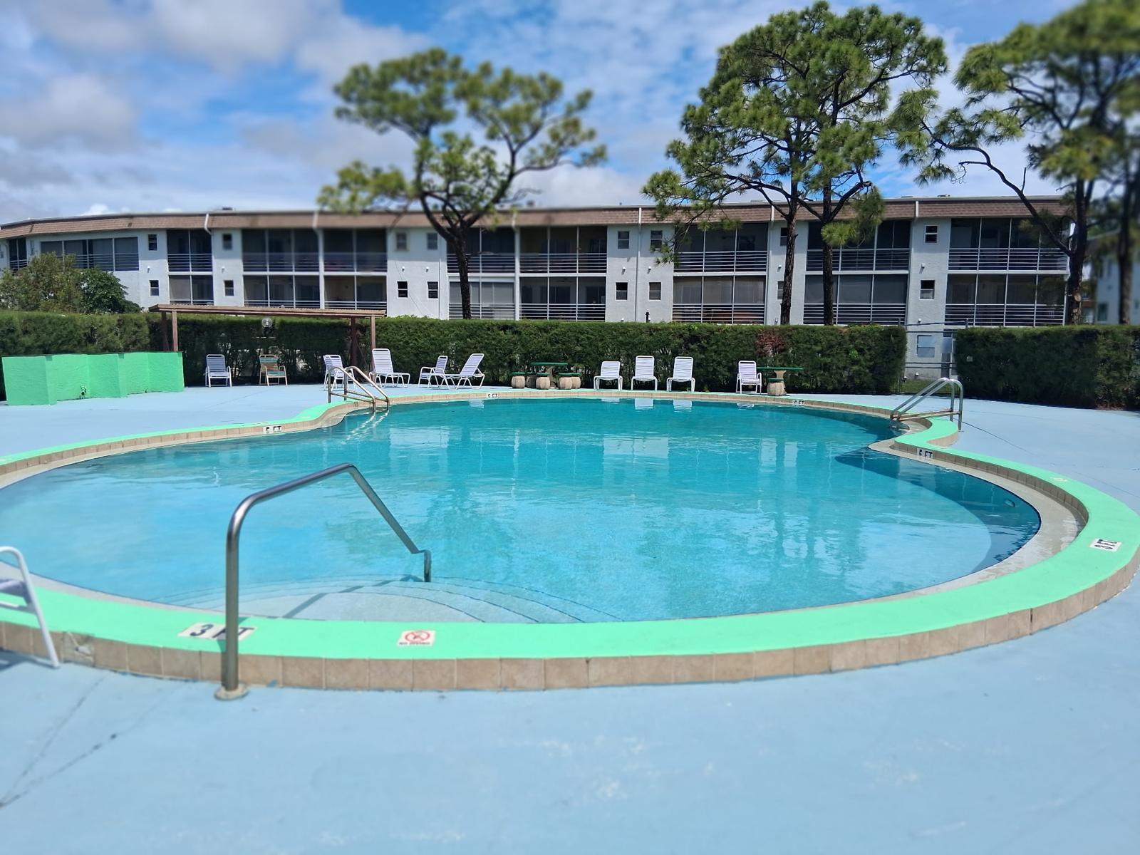 VILLAGE GREEN 4 CONDO - Residential