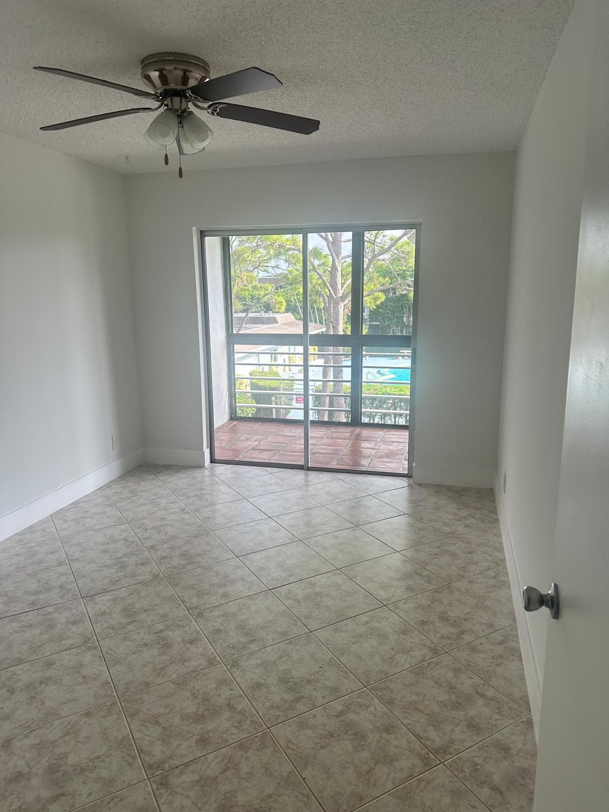 VILLAGE GREEN 4 CONDO - Residential