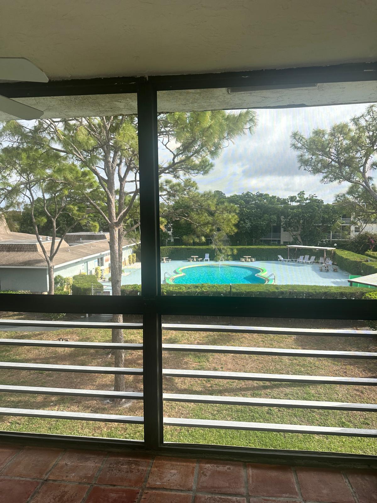 VILLAGE GREEN 4 CONDO - Residential