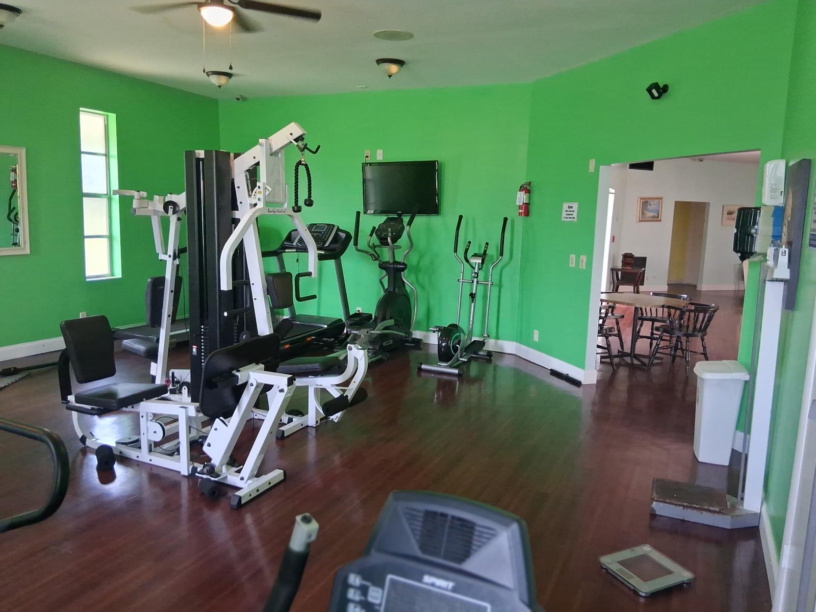 VILLAGE GREEN 4 CONDO - Residential