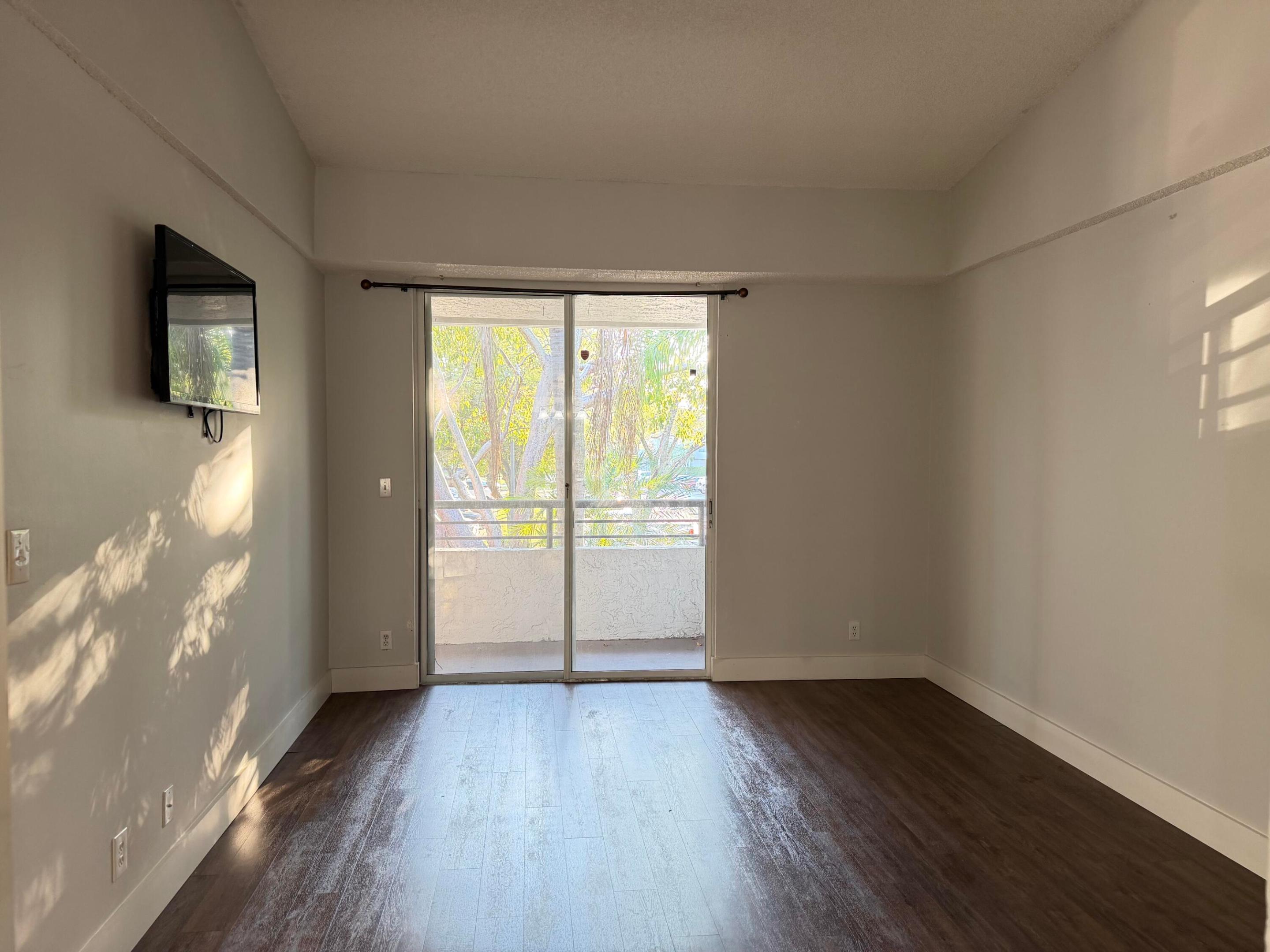 COCO PARC CONDO - Residential Lease