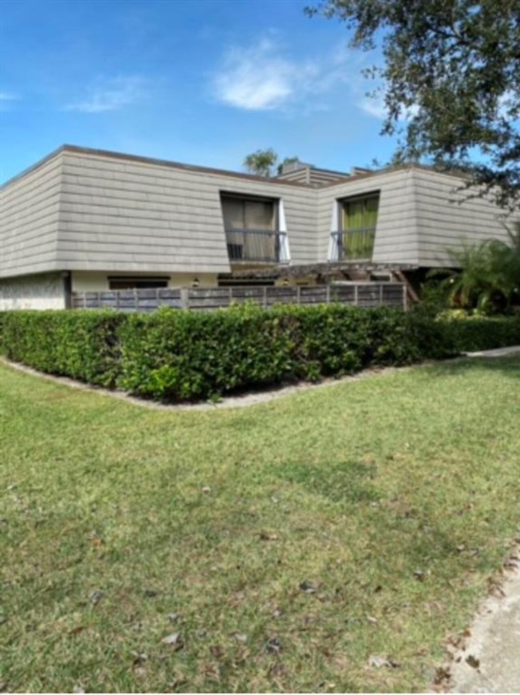 Photo of 908 9th Ter Terrace, Palm Beach Gardens, FL 33418 (MLS # R10758728)