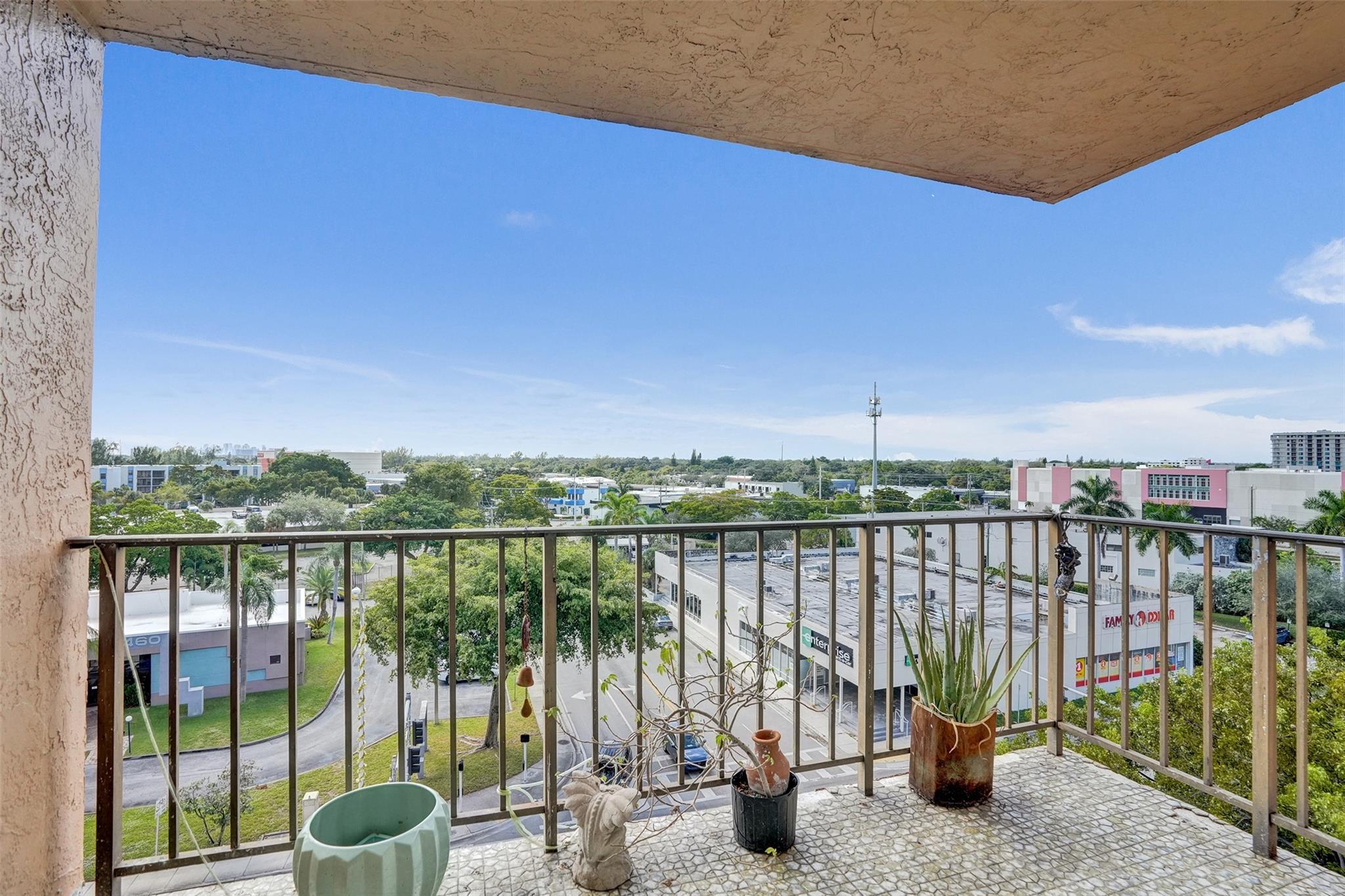 THREE HORIZONS SOUTH - Residential