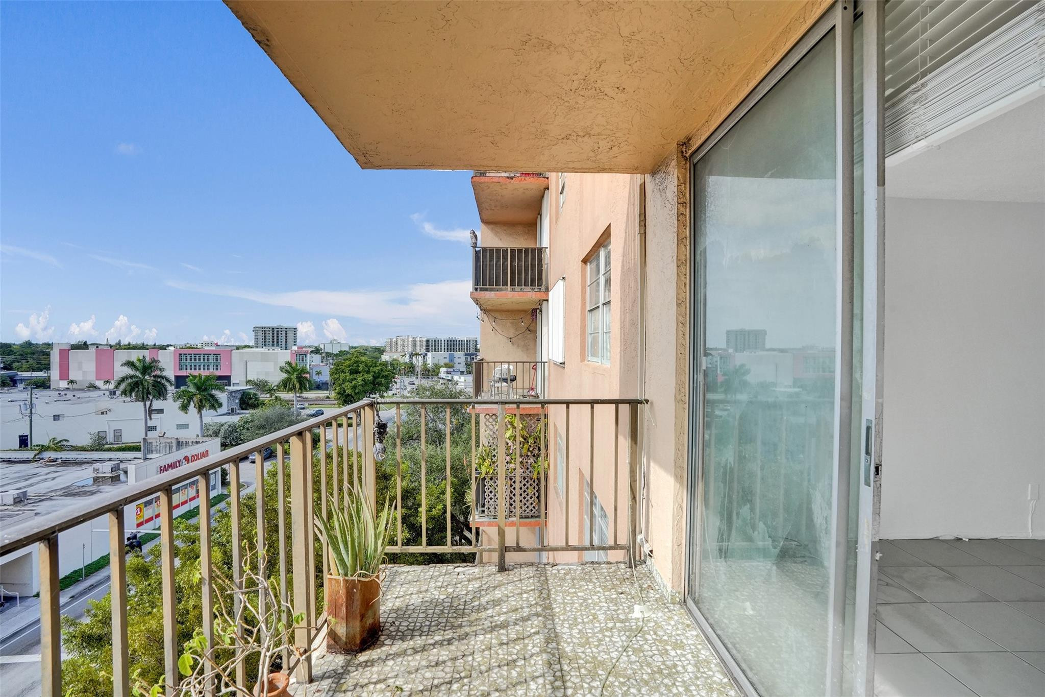 THREE HORIZONS SOUTH - Residential