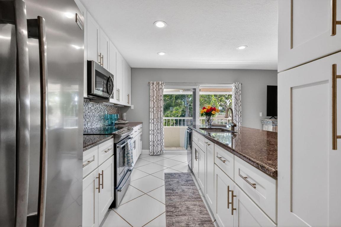 COURTYARD CONDO - Residential