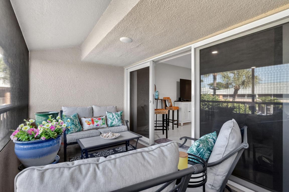 COURTYARD CONDO - Residential