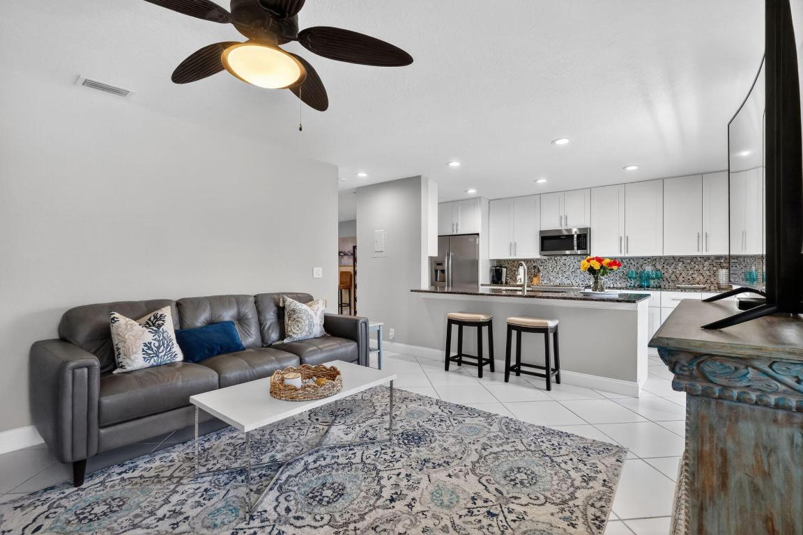 COURTYARD CONDO - Residential