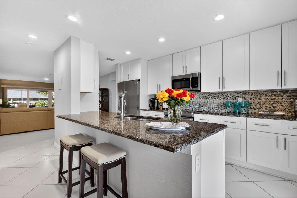 COURTYARD CONDO - Residential