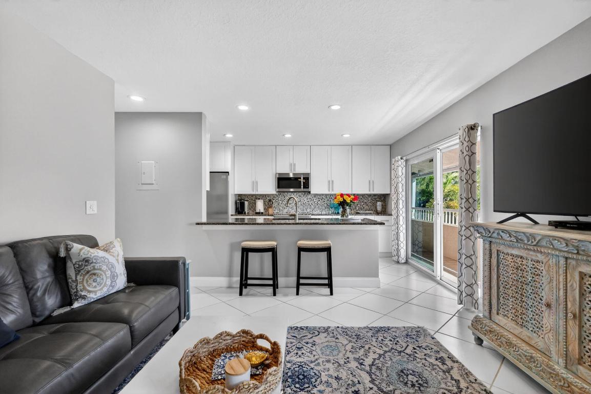 COURTYARD CONDO - Residential