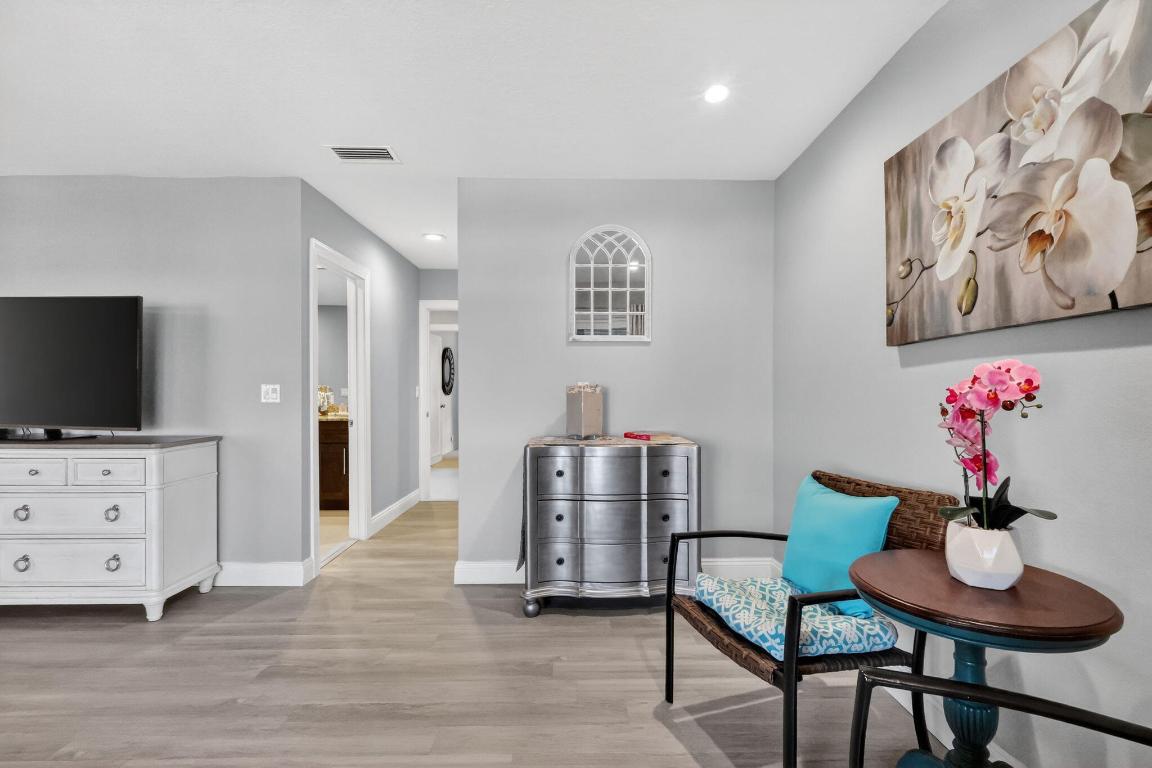 COURTYARD CONDO - Residential