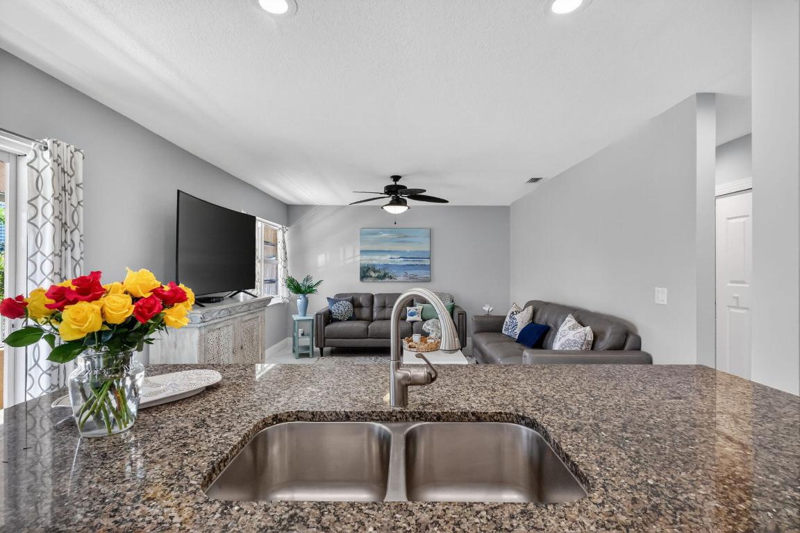 COURTYARD CONDO - Residential