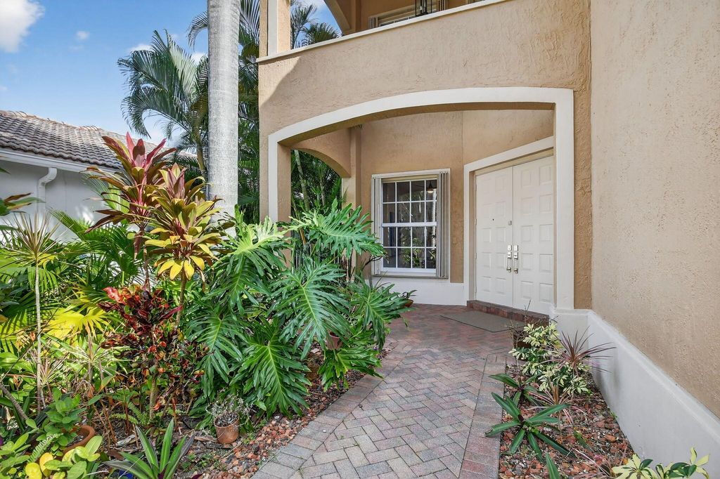 Photo of 1605 E Classical Boulevard, Delray Beach, FL 33445 (MLS # R11149698)