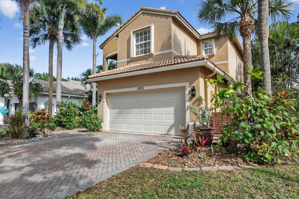 Photo of 1605 E Classical Boulevard, Delray Beach, FL 33445 (MLS # R11149698)