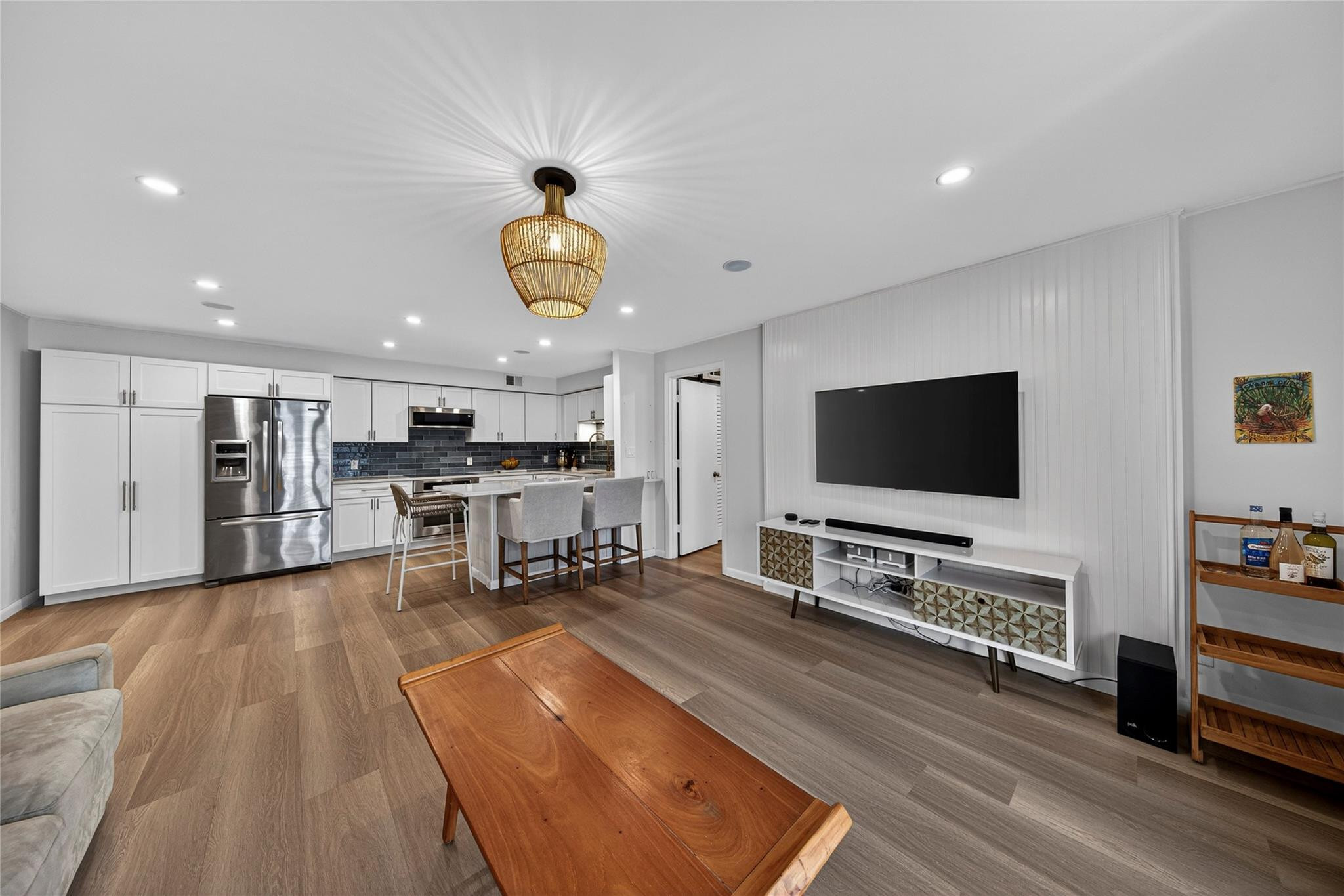 700 SE 2nd Avenue 318