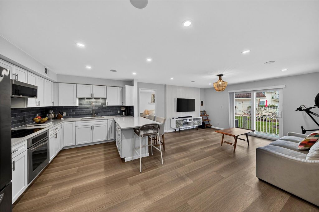 Photo of 700 SE 2nd Avenue #318, Deerfield Beach, FL 33441 (MLS # F10548592)