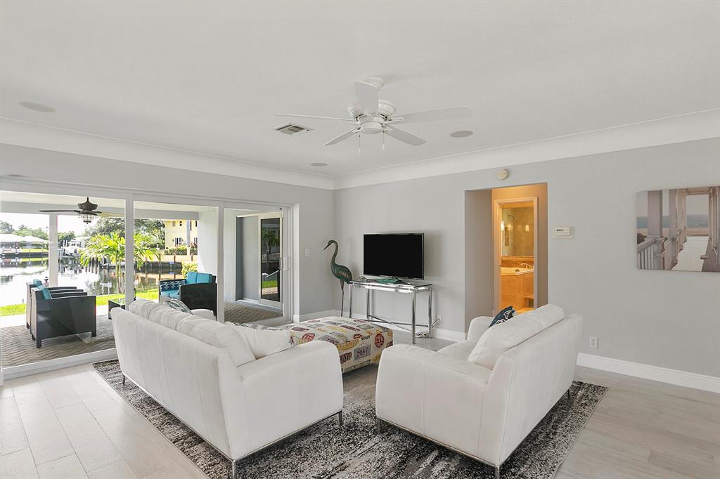 VENETIAN ISLES 3RD SEC - Residential