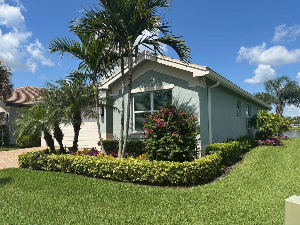 Photo of 11772 SW Hawthorne Hill Road, Port Saint Lucie, FL 34987 (MLS # R11094538)