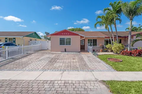 5082 Grant Lane, West Palm Beach, FL MLS: R11093247