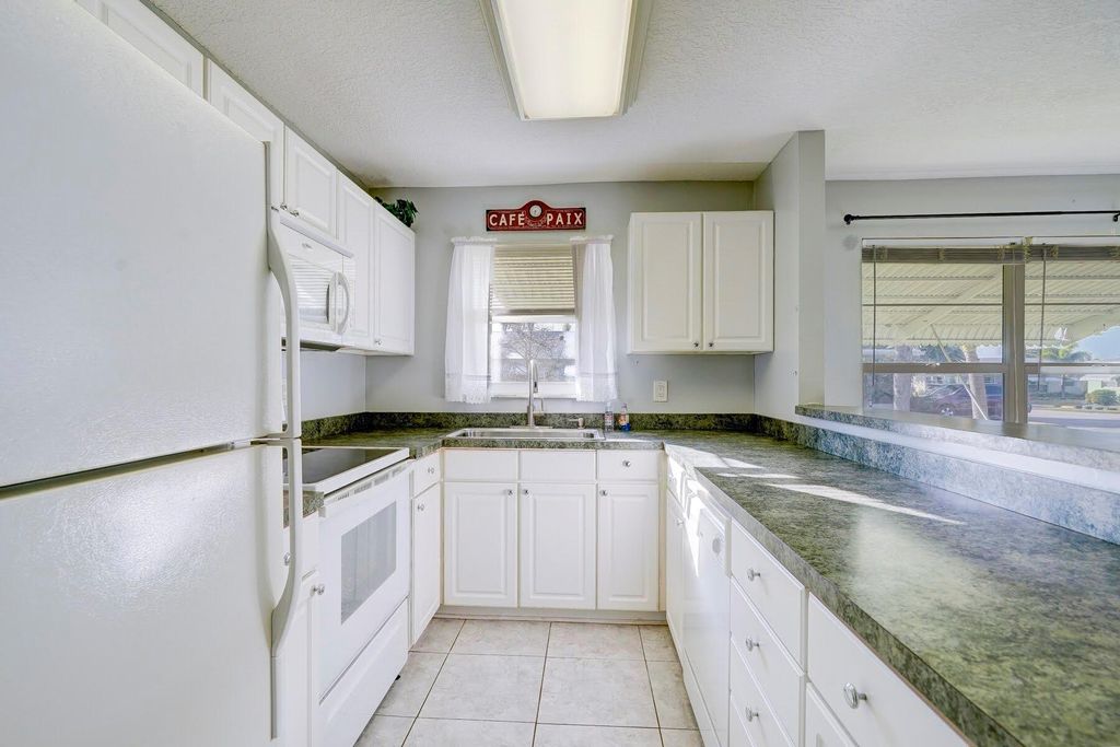 Photo of 100 Bayview Avenue #B, Boynton Beach, FL 33435 (MLS # R10938192)