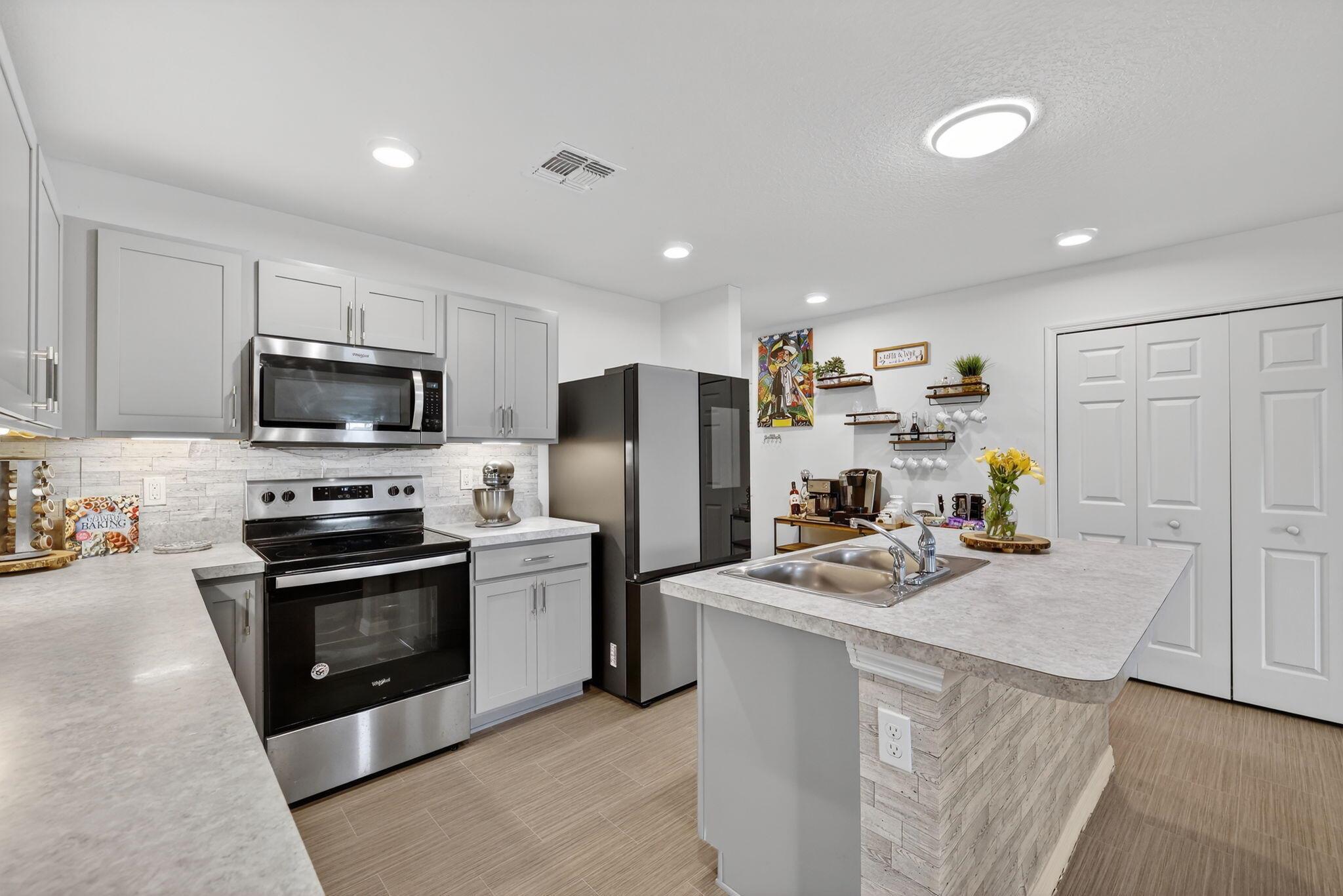 PORT ST LUCIE SECTION 33 - Residential