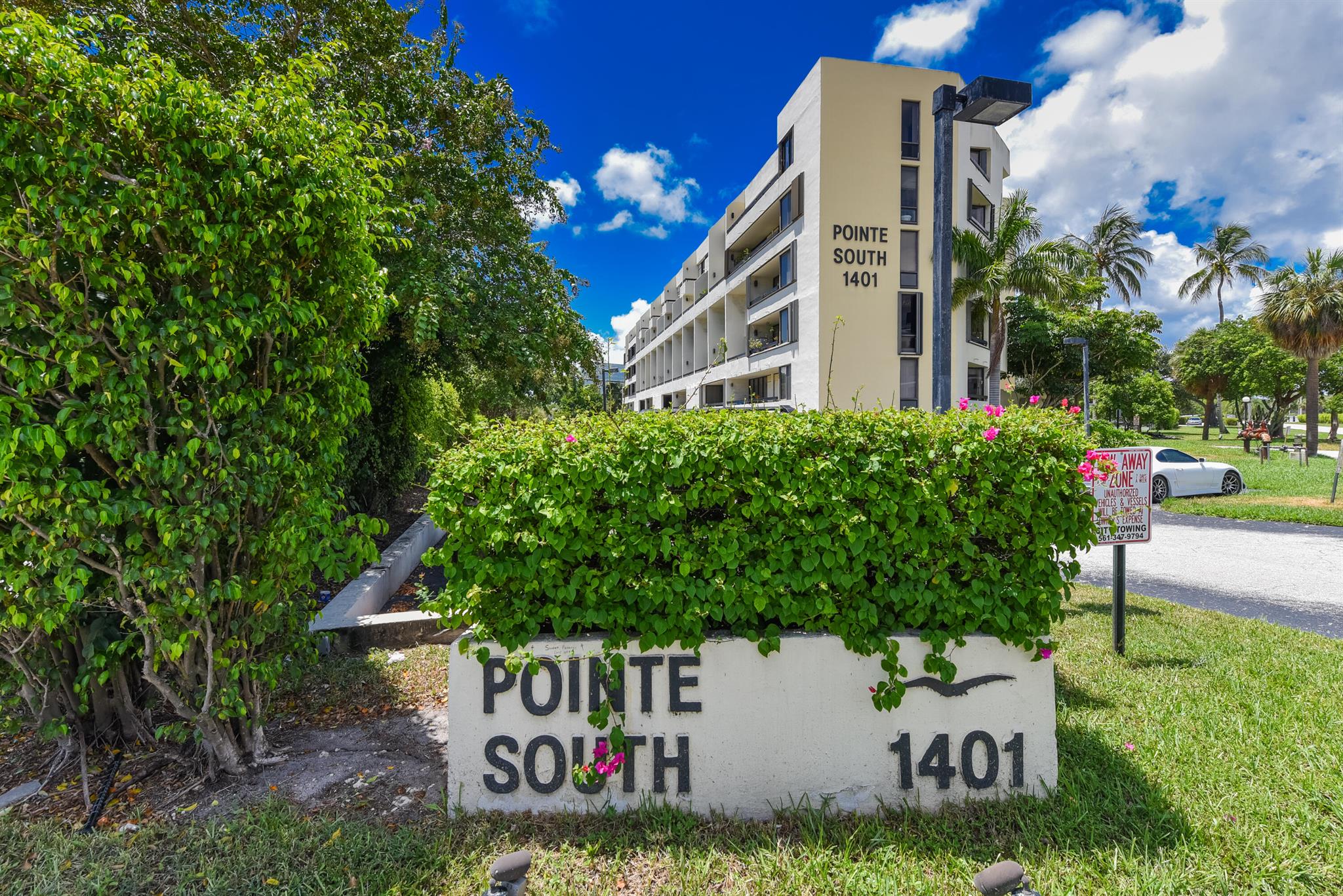 POINTE CONDO - Residential