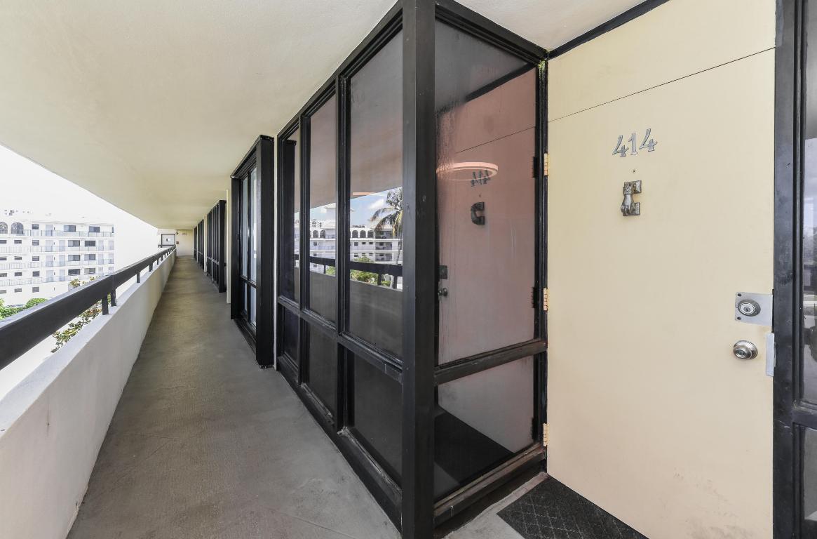 1401 S Federal Highway 414