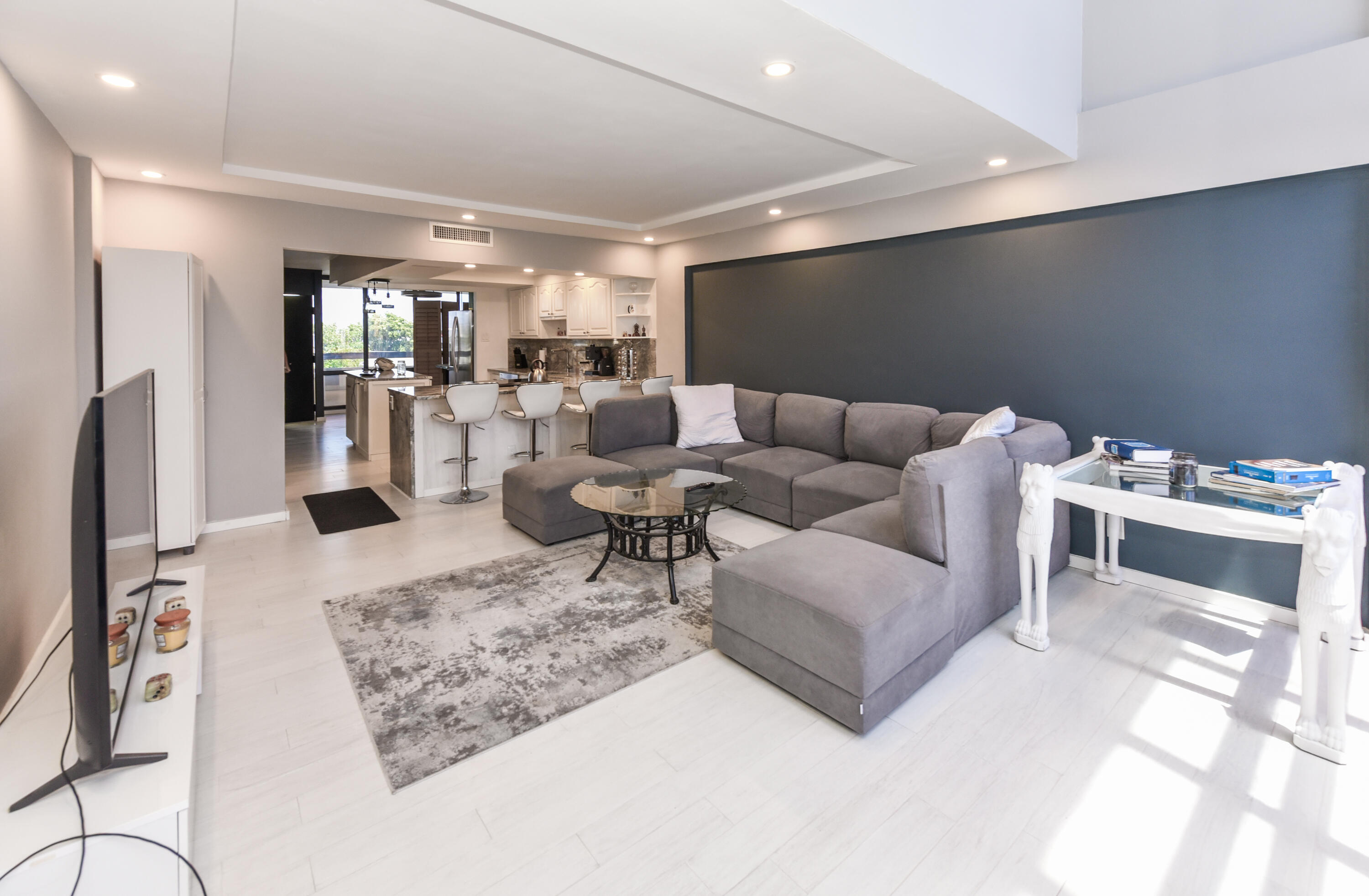 POINTE SOUTH CONDO - Residential