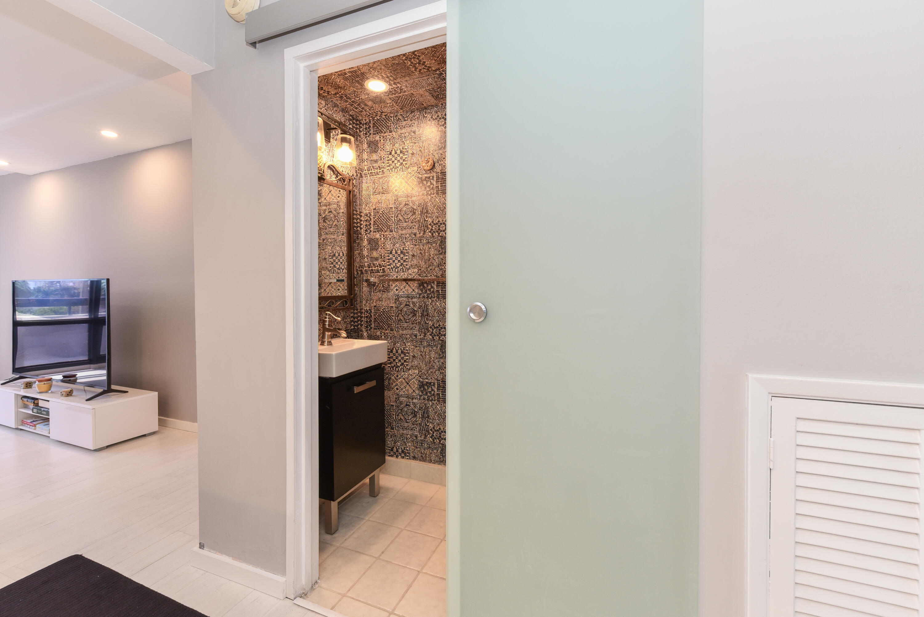 POINTE SOUTH CONDO - Residential