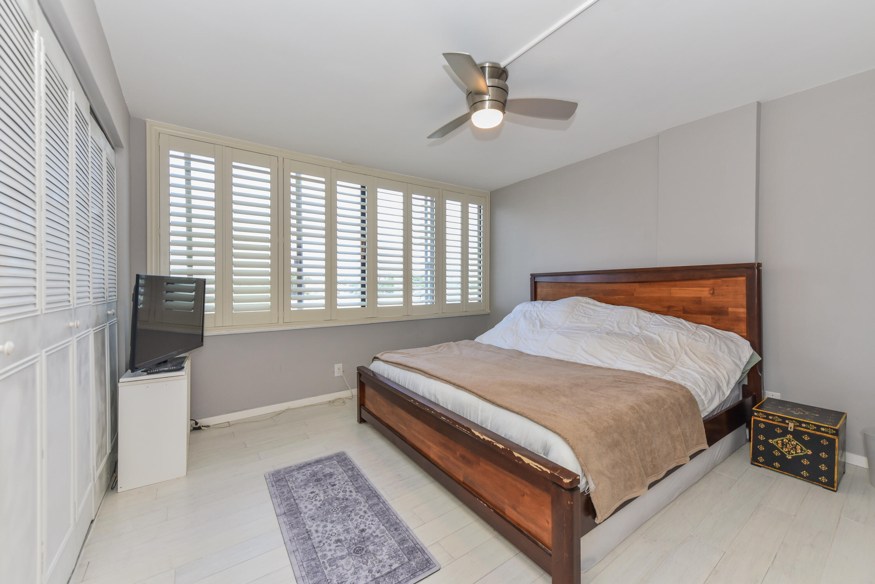 POINTE SOUTH CONDO - Residential