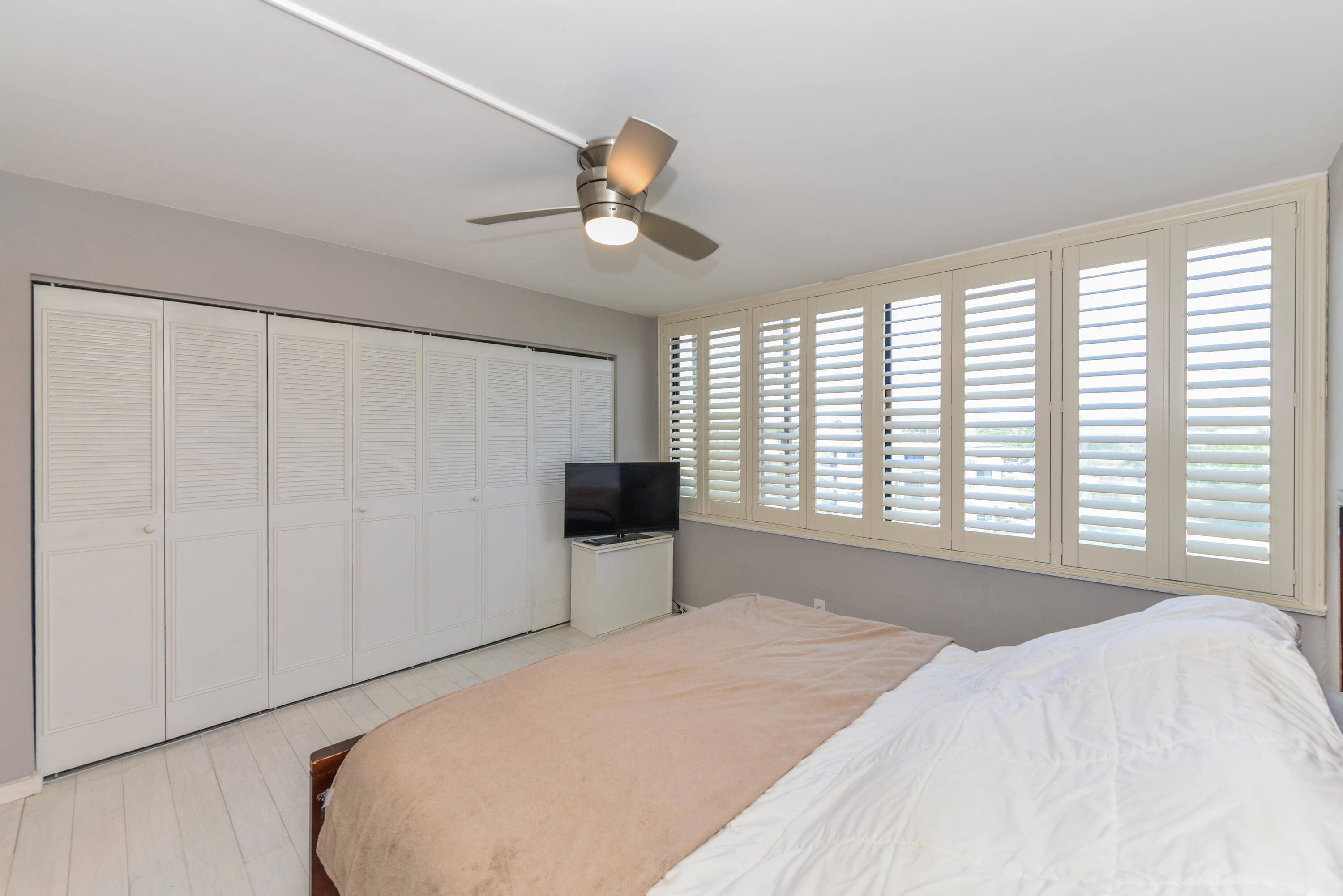 POINTE SOUTH CONDO - Residential