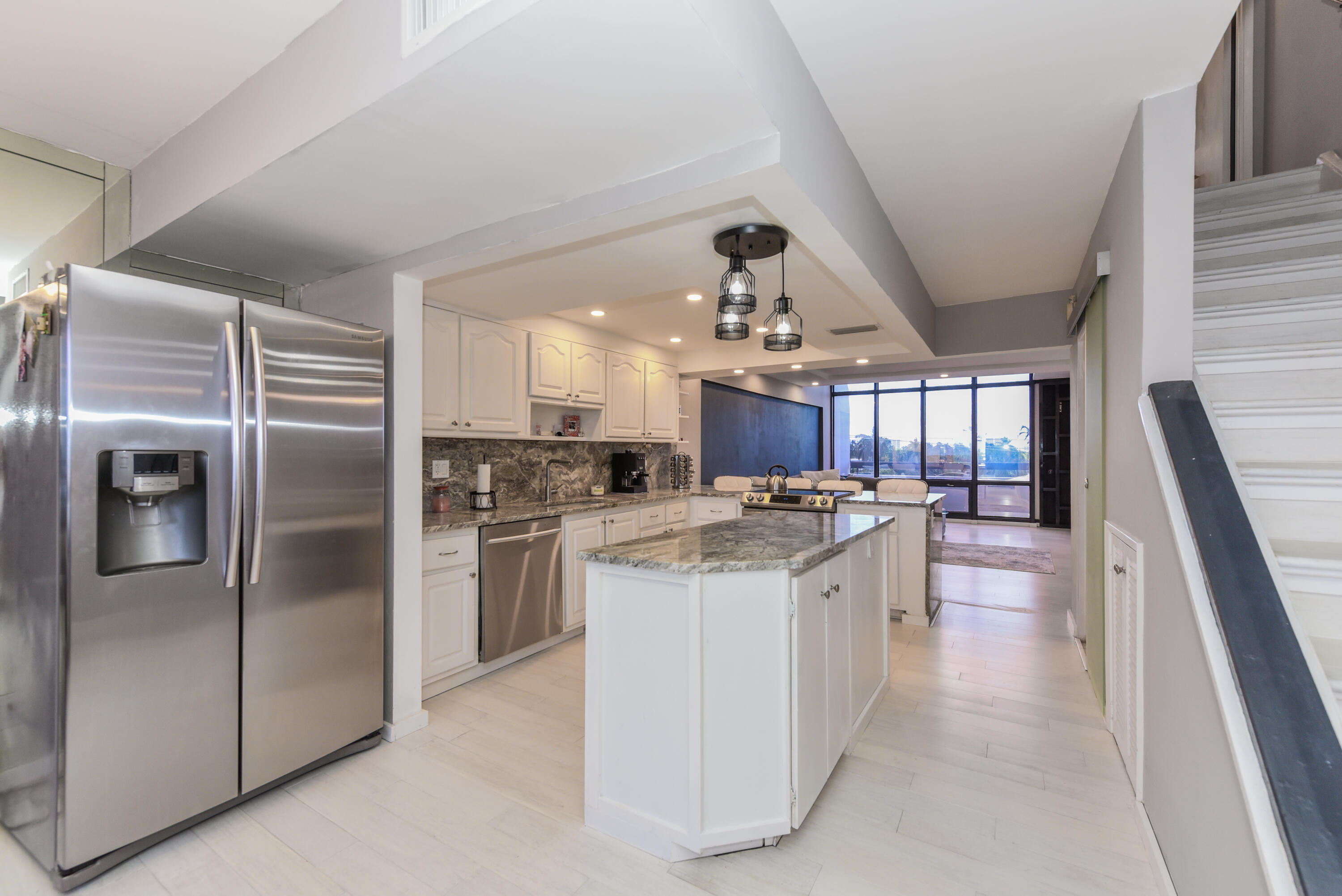 POINTE SOUTH CONDO - Residential