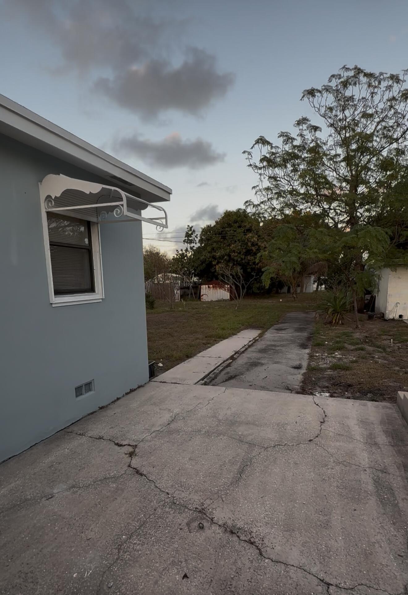 LAKE WORTH TOWN OF - Residential Lease