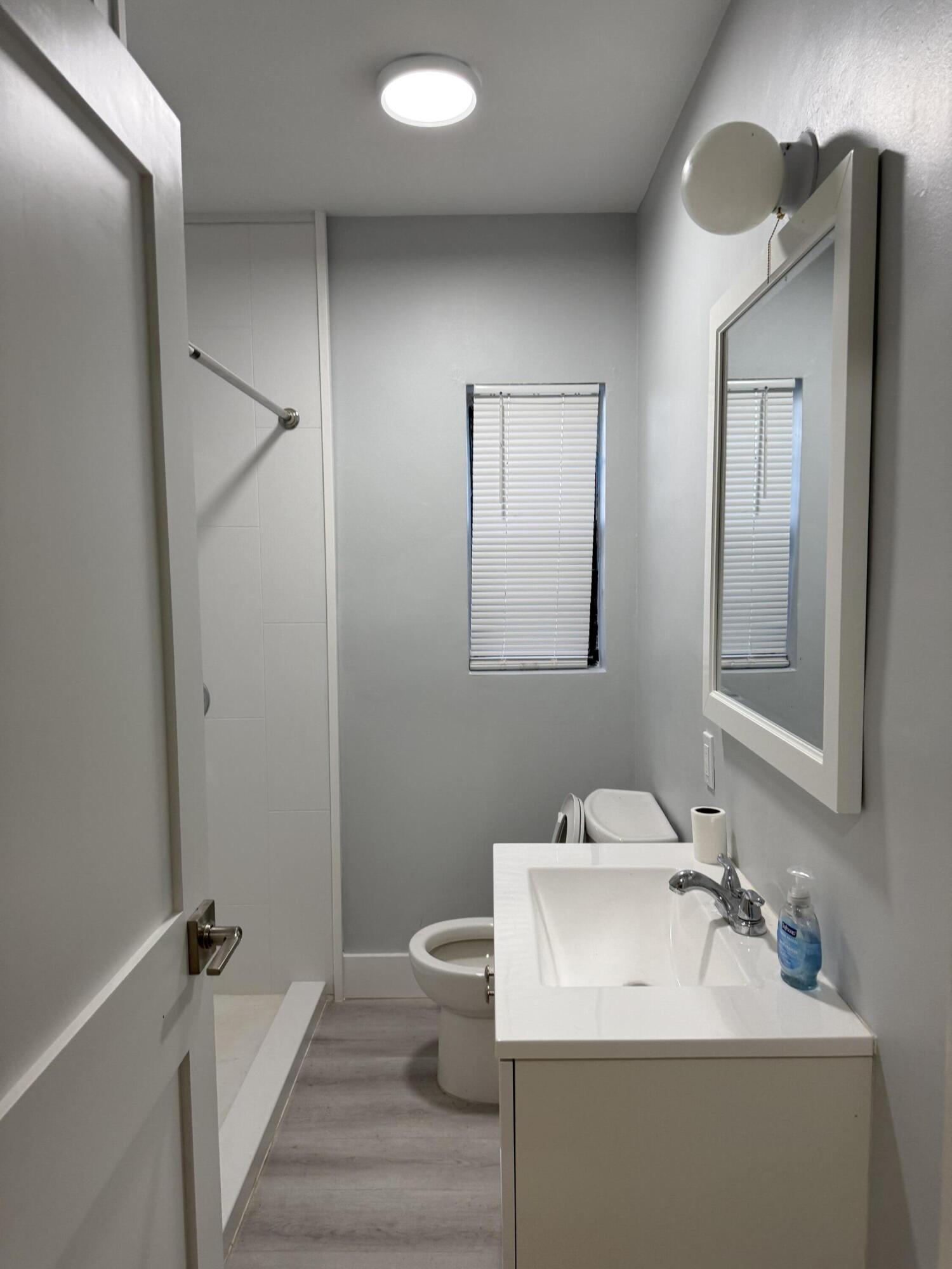 LAKE WORTH TOWN OF - Residential Lease