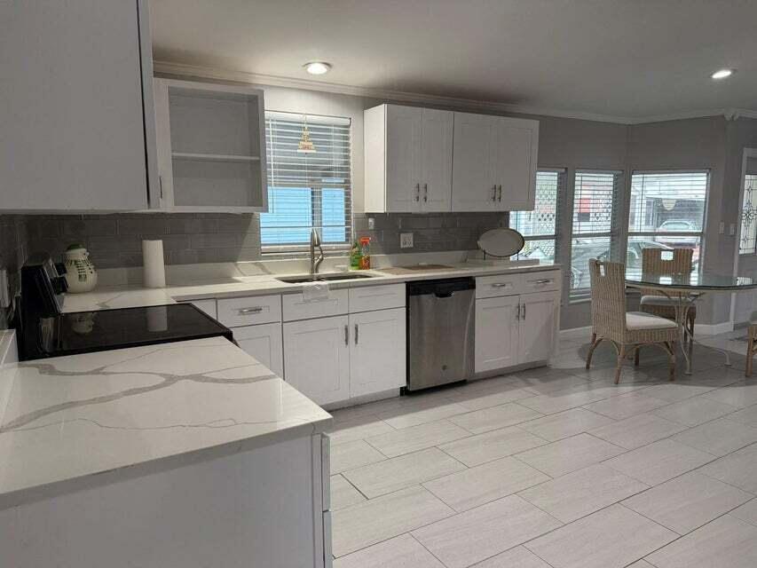 PALM BREEZES CLUB - Residential