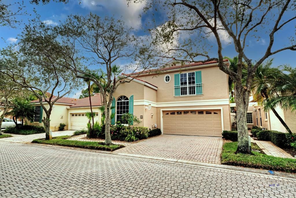 Photo of 44 Via Del Corso, Palm Beach Gardens, FL 33418 (MLS # R10773936)
