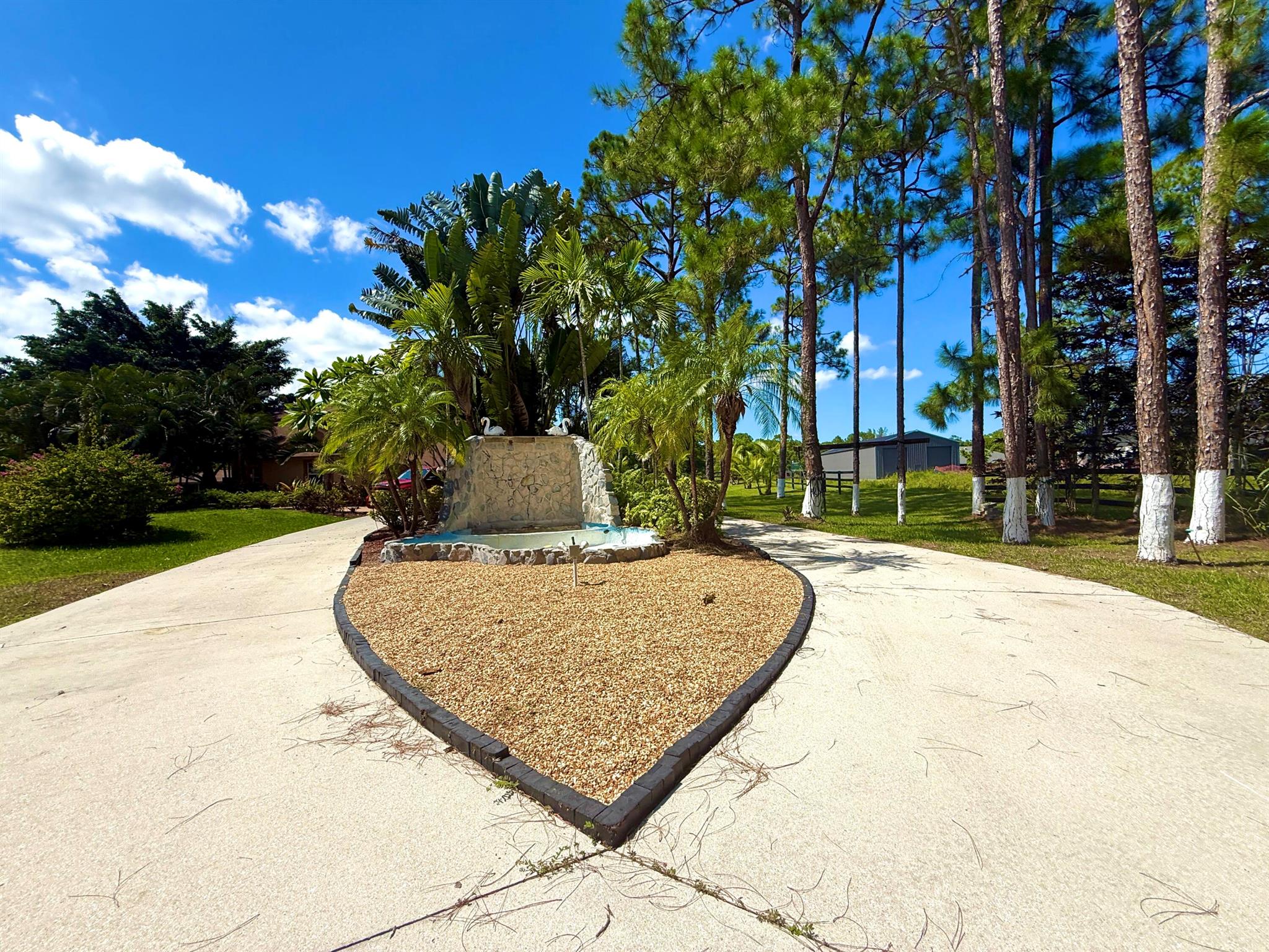 14765 Northlake Boulevard, The Acreage, FL, 33412/$699,999 3 14765 Northlake Boulevard