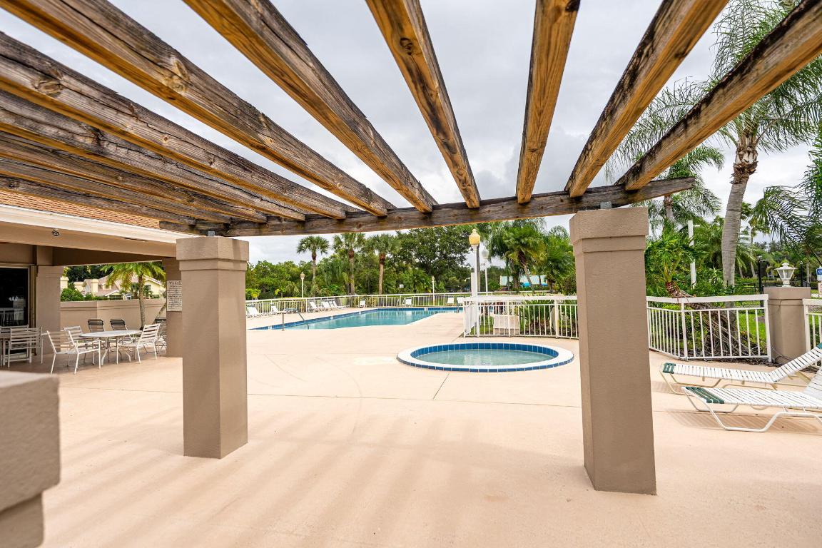 STAMFORD AT SUNSET TRACE (AKA MARTIN DOWNS PLAT 36 - Residential