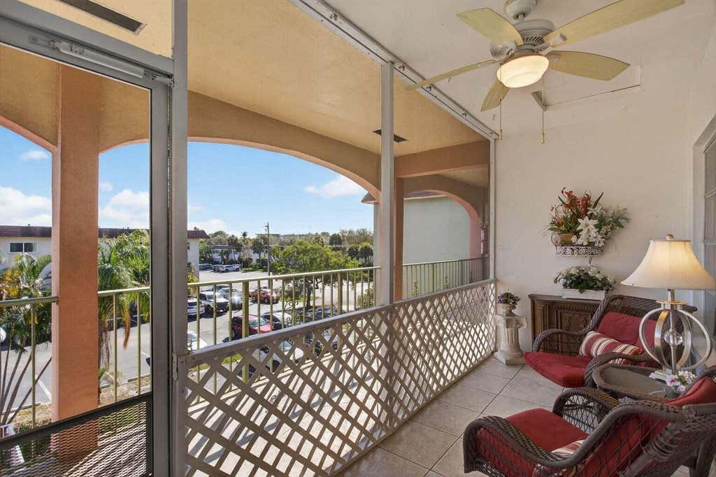 Photo of 100 SE 6TH Avenue #303, Pompano Beach, FL 33060 (MLS # B26069291)