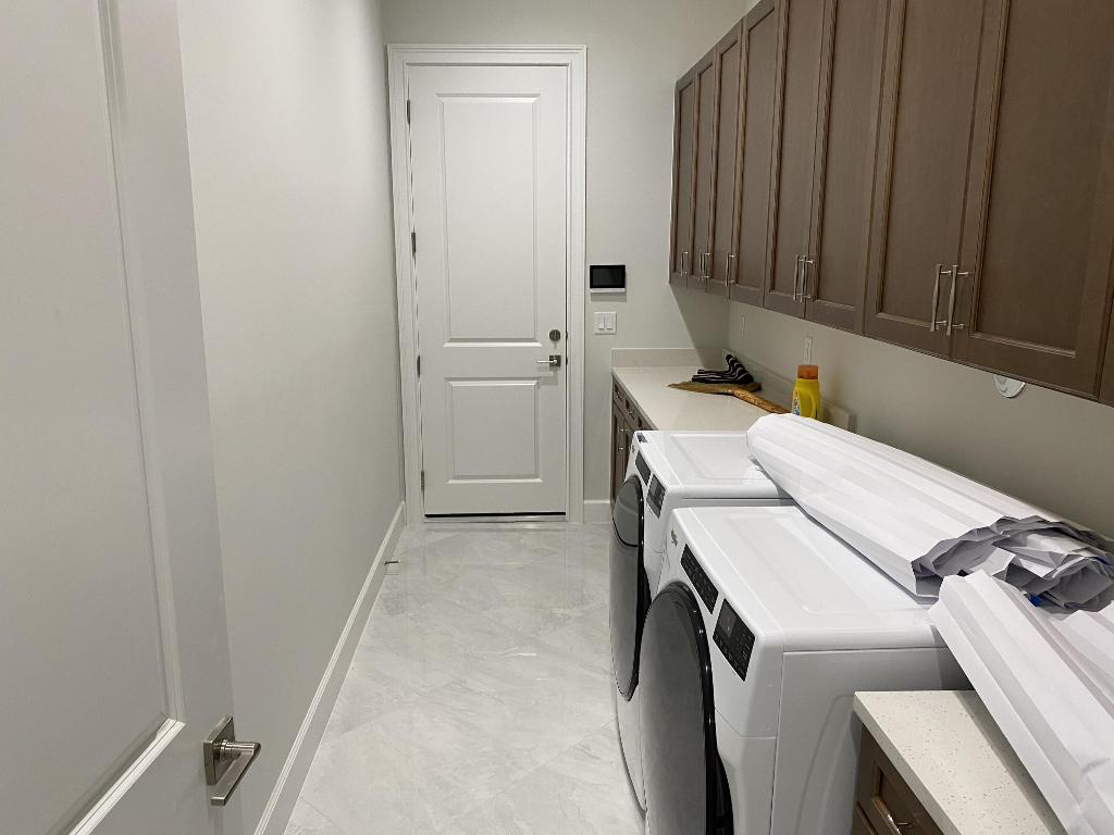 ESTATES OF WESTLAKE - Residential Lease