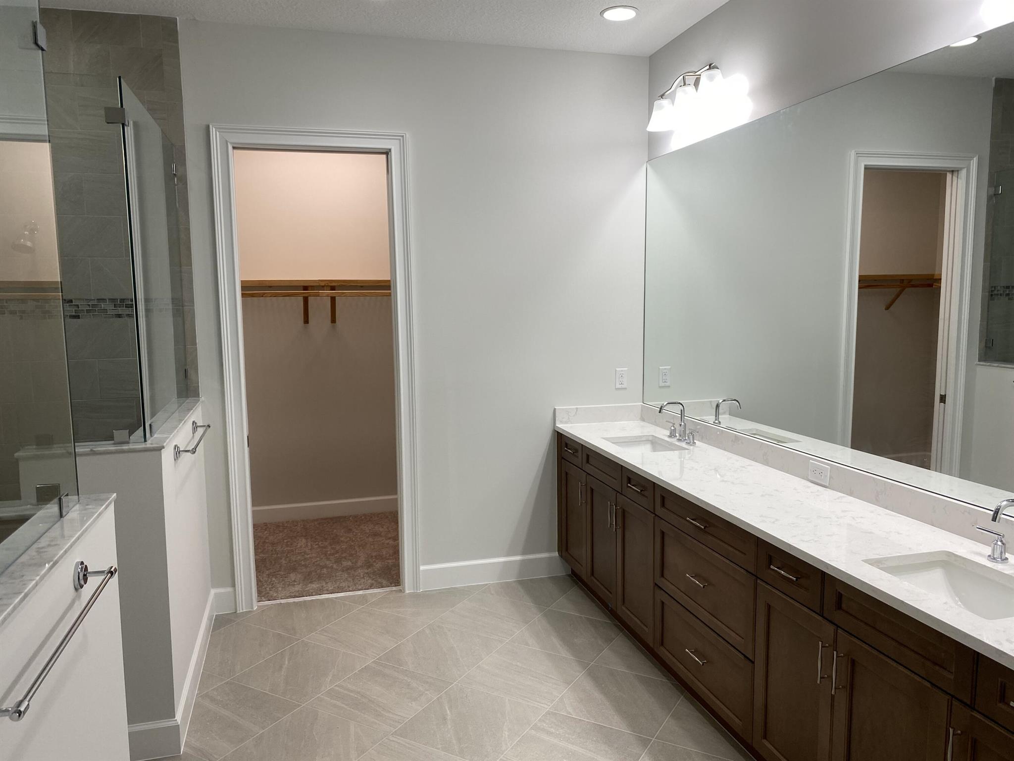 ESTATES OF WESTLAKE - Residential Lease