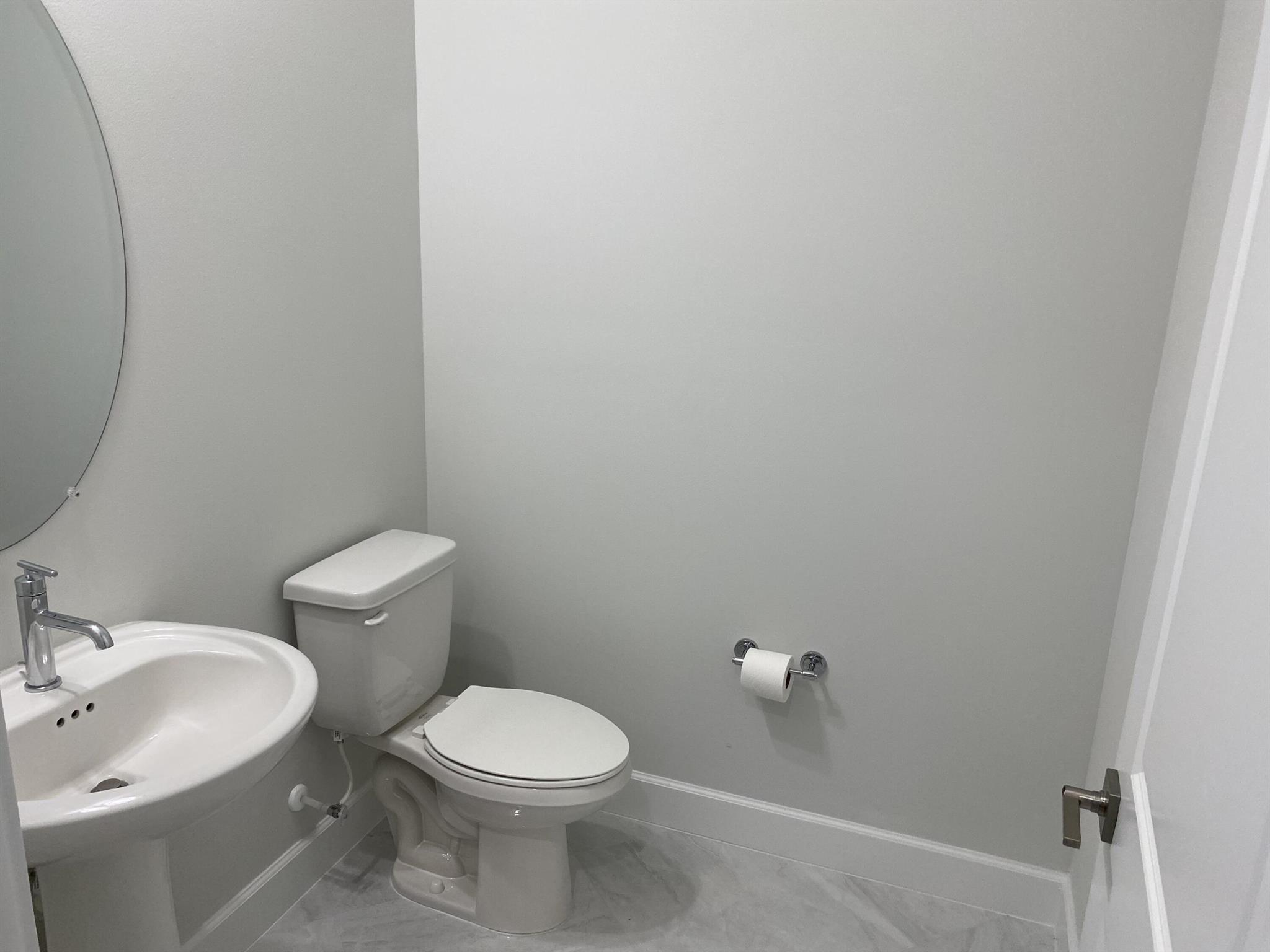 ESTATES OF WESTLAKE - Residential Lease