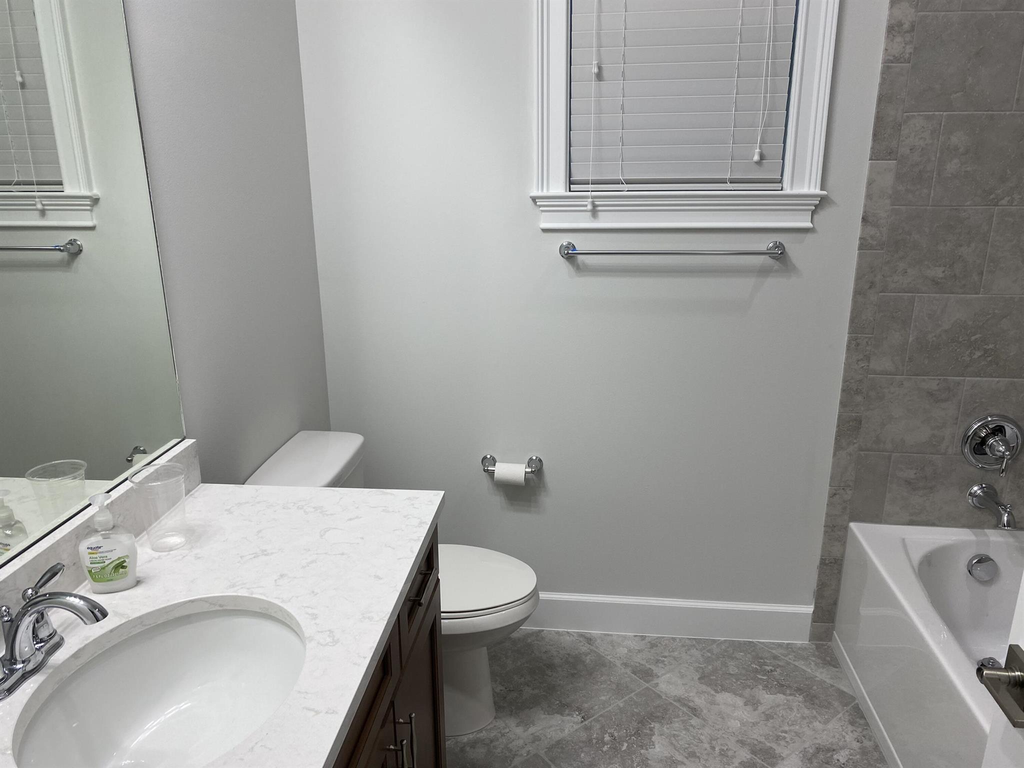 ESTATES OF WESTLAKE - Residential Lease