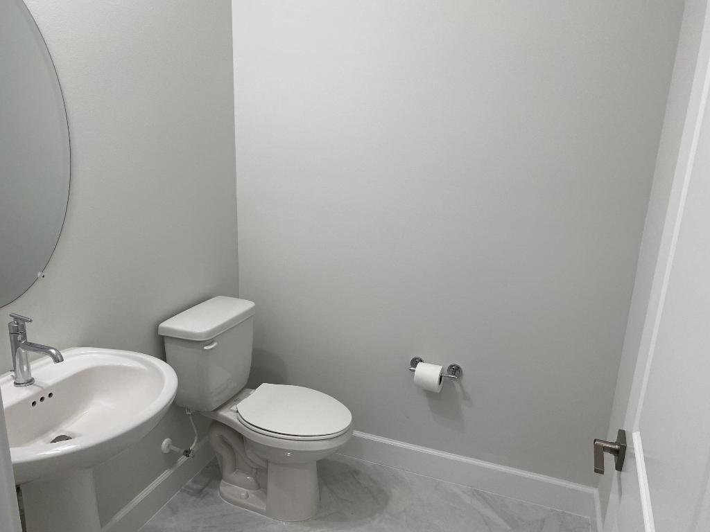 ESTATES OF WESTLAKE - Residential Lease