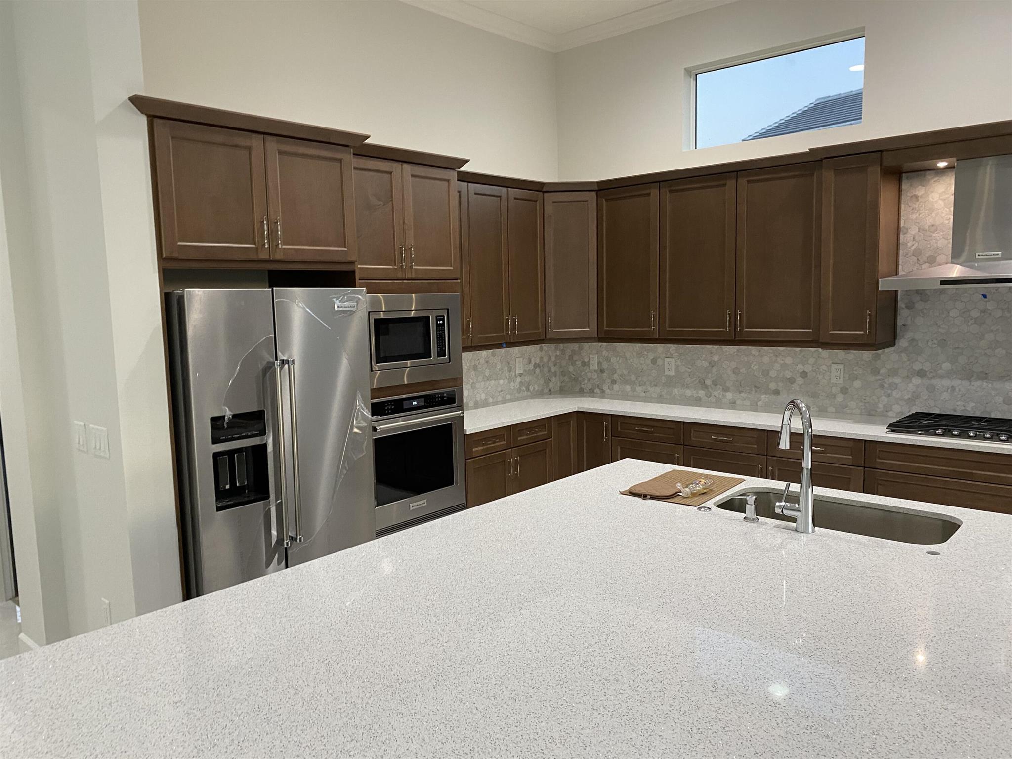 ESTATES OF WESTLAKE - Residential Lease