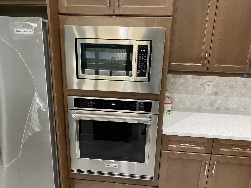 ESTATES OF WESTLAKE - Residential Lease